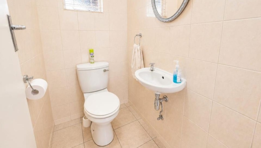 4 Bedroom Property for Sale in Glen Marais Gauteng