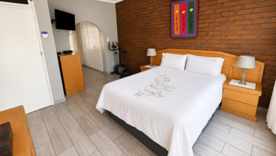 4 Bedroom Property for Sale in Glen Marais Gauteng