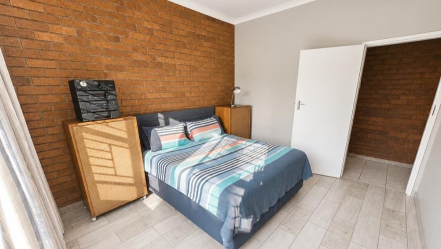 4 Bedroom Property for Sale in Glen Marais Gauteng
