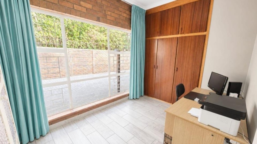 4 Bedroom Property for Sale in Glen Marais Gauteng