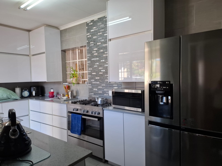 4 Bedroom Property for Sale in Dalpark Gauteng
