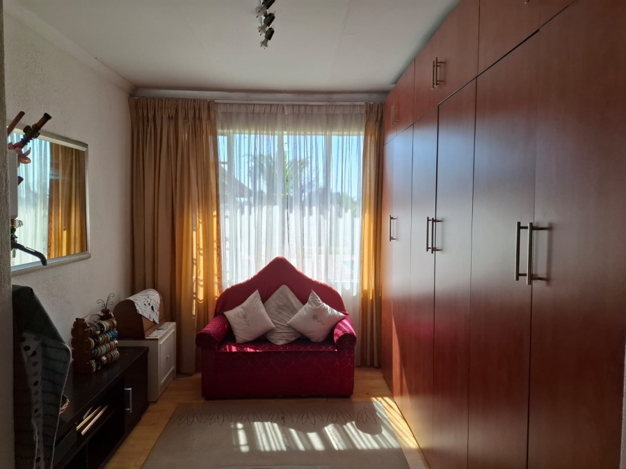 4 Bedroom Property for Sale in Dalpark Gauteng