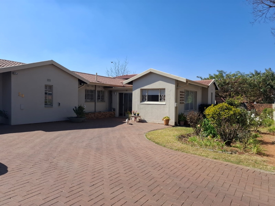 4 Bedroom Property for Sale in Dalpark Gauteng