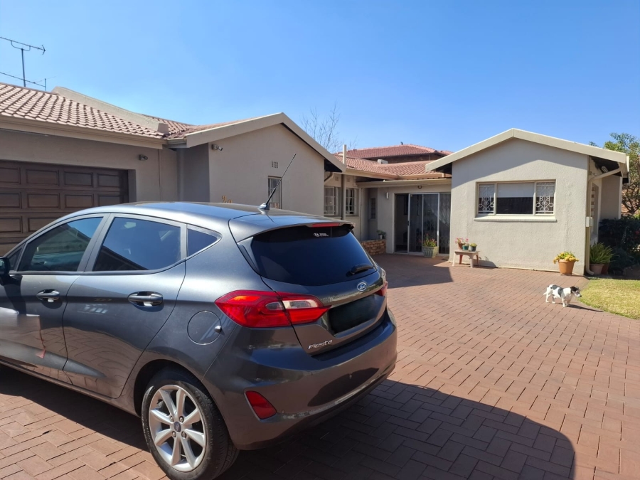 4 Bedroom Property for Sale in Dalpark Gauteng