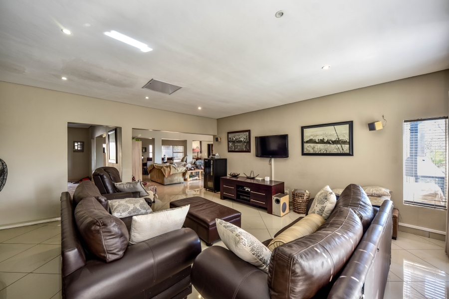 4 Bedroom Property for Sale in Waterkloof Glen Gauteng