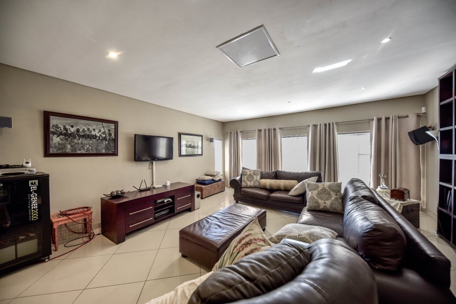 4 Bedroom Property for Sale in Waterkloof Glen Gauteng