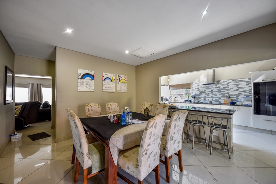 4 Bedroom Property for Sale in Waterkloof Glen Gauteng