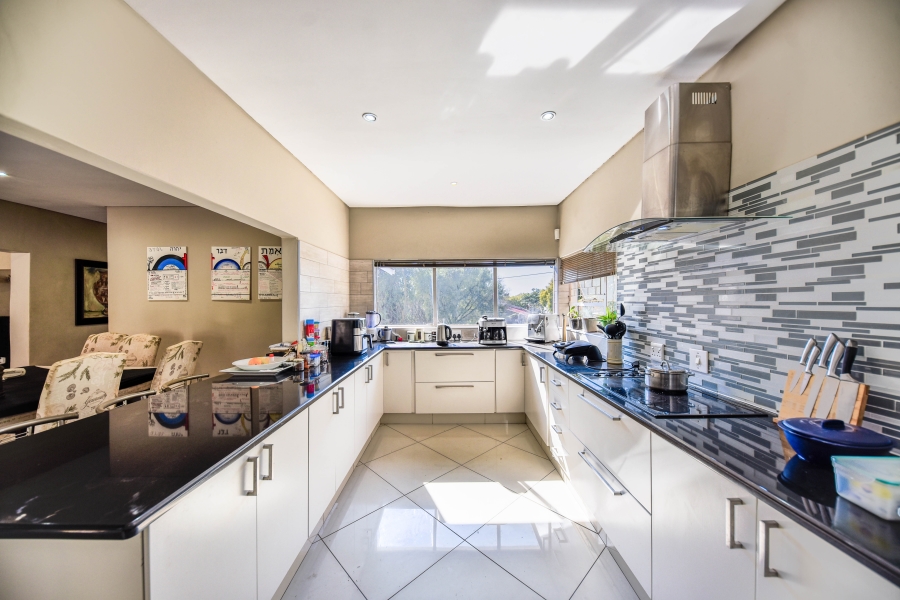 4 Bedroom Property for Sale in Waterkloof Glen Gauteng