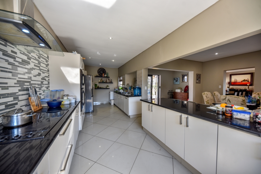 4 Bedroom Property for Sale in Waterkloof Glen Gauteng
