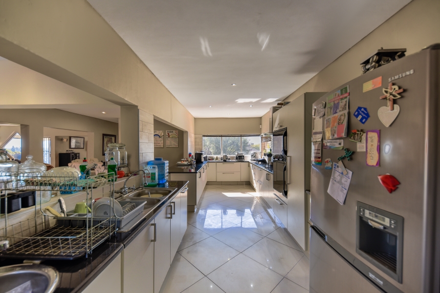 4 Bedroom Property for Sale in Waterkloof Glen Gauteng