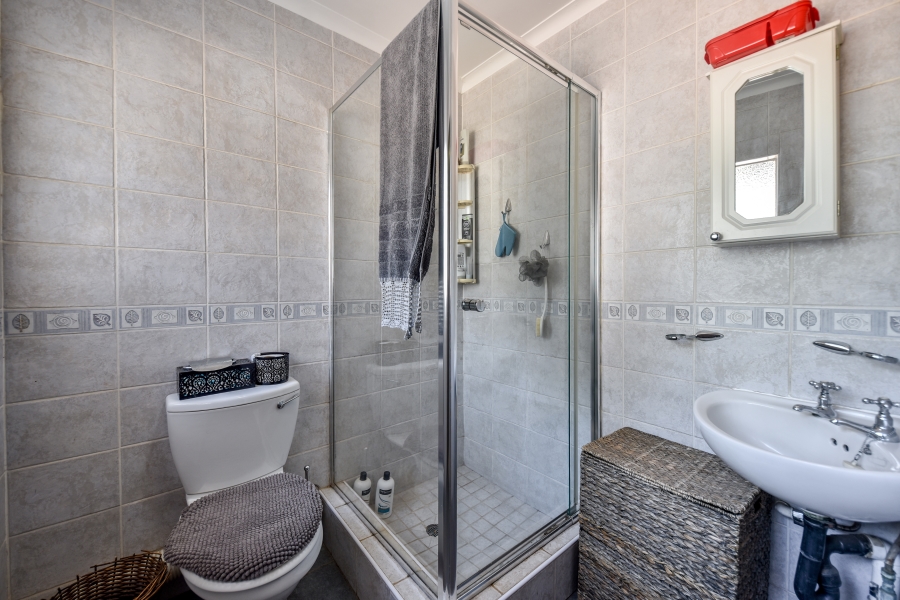 4 Bedroom Property for Sale in Waterkloof Glen Gauteng