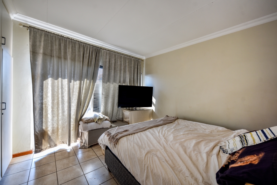 4 Bedroom Property for Sale in Waterkloof Glen Gauteng