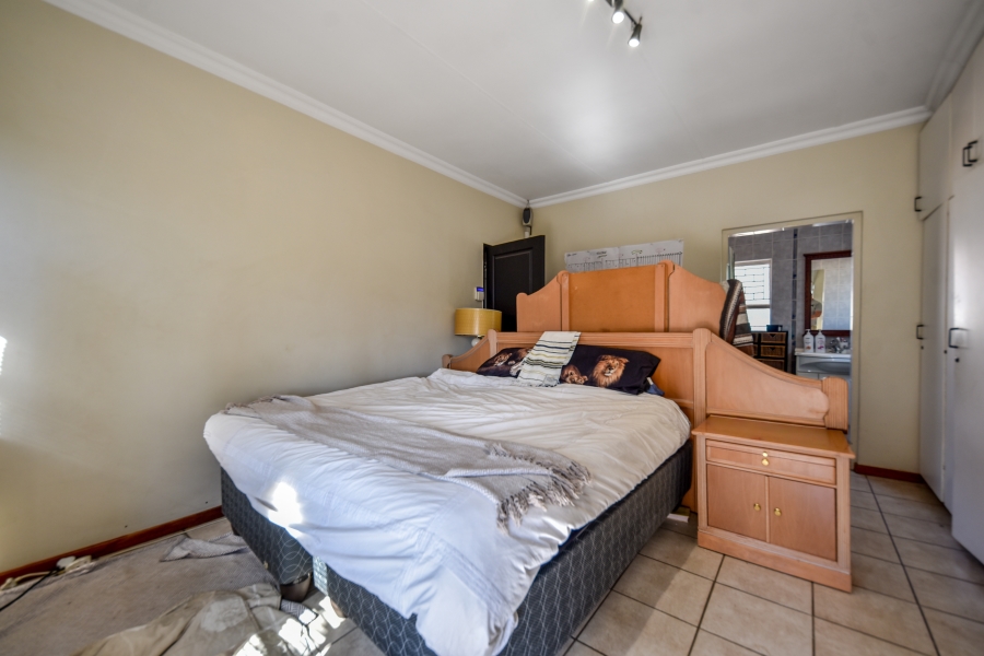 4 Bedroom Property for Sale in Waterkloof Glen Gauteng