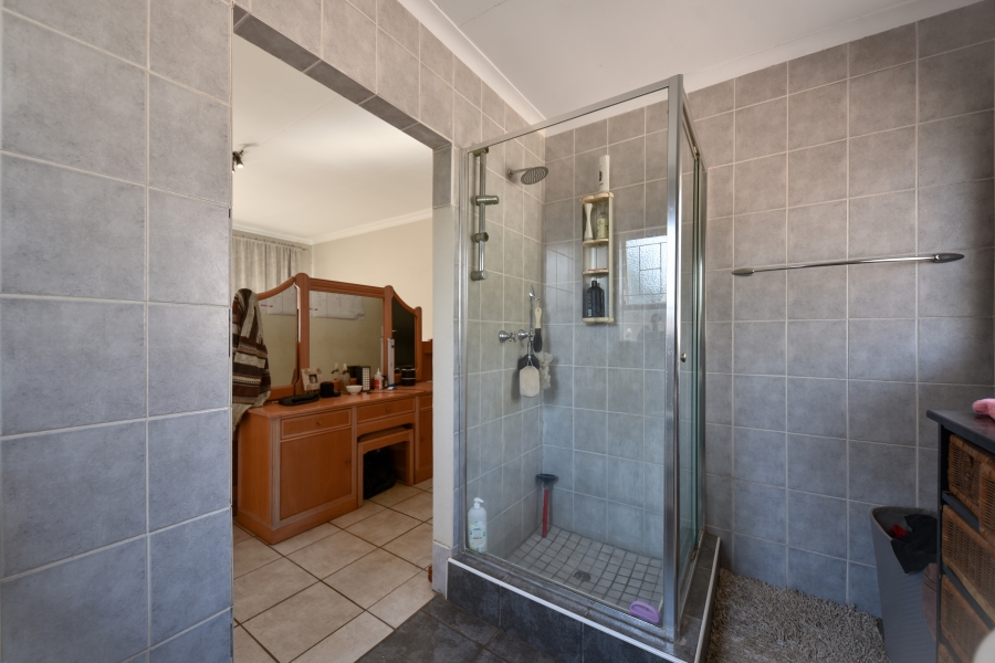 4 Bedroom Property for Sale in Waterkloof Glen Gauteng