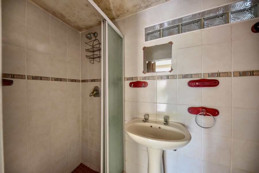 4 Bedroom Property for Sale in Waterkloof Glen Gauteng