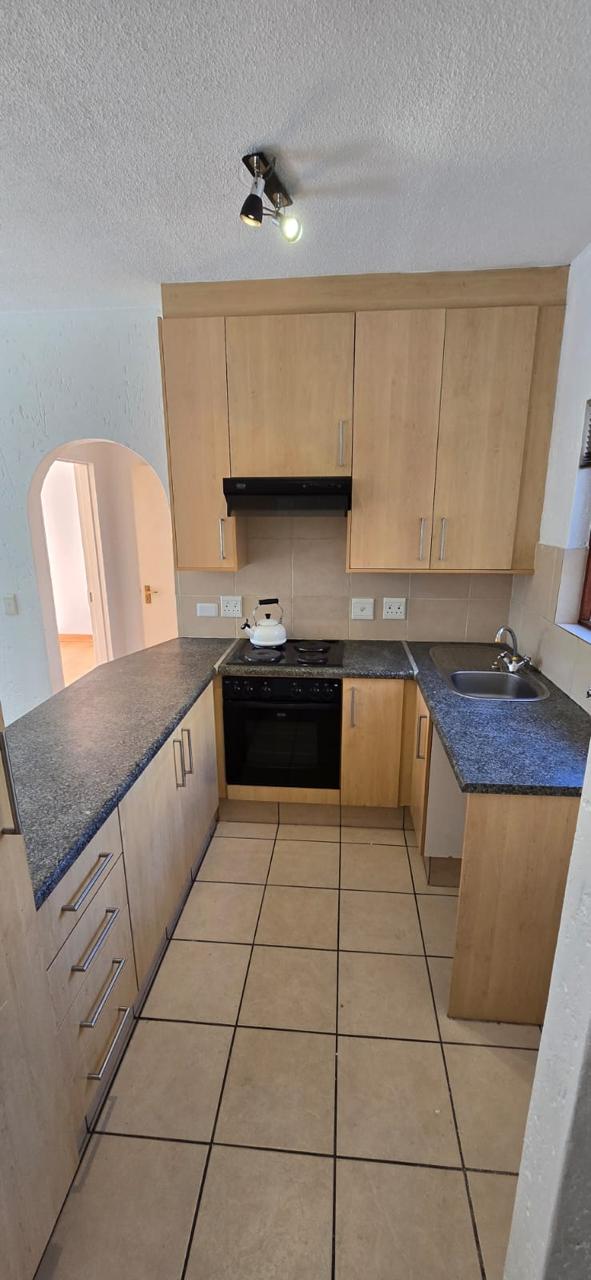 To Let 1 Bedroom Property for Rent in Lonehill Gauteng