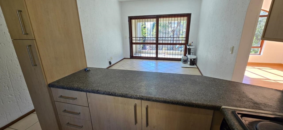 To Let 1 Bedroom Property for Rent in Lonehill Gauteng