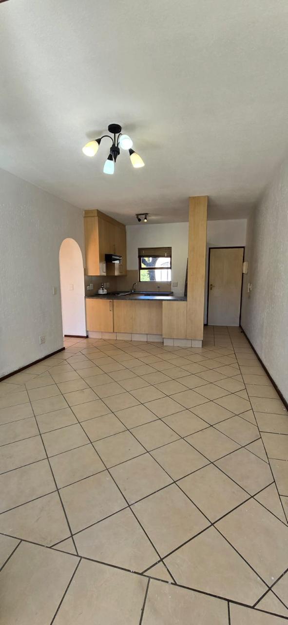 To Let 1 Bedroom Property for Rent in Lonehill Gauteng