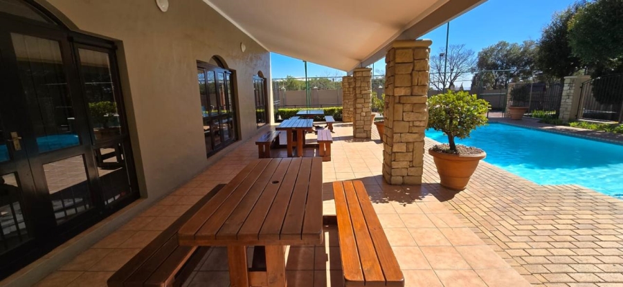 To Let 1 Bedroom Property for Rent in Lonehill Gauteng