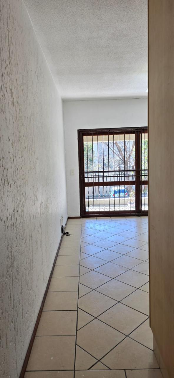 To Let 1 Bedroom Property for Rent in Lonehill Gauteng