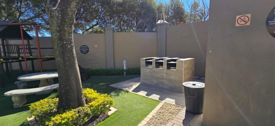 To Let 1 Bedroom Property for Rent in Lonehill Gauteng