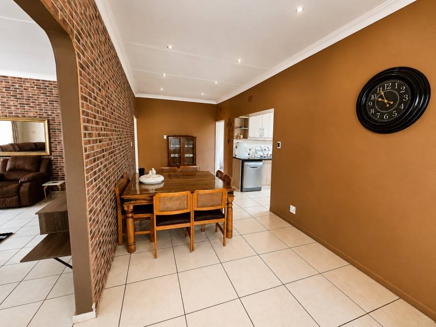 5 Bedroom Property for Sale in Selcourt Gauteng