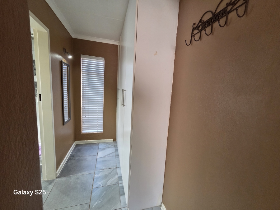 5 Bedroom Property for Sale in Selcourt Gauteng