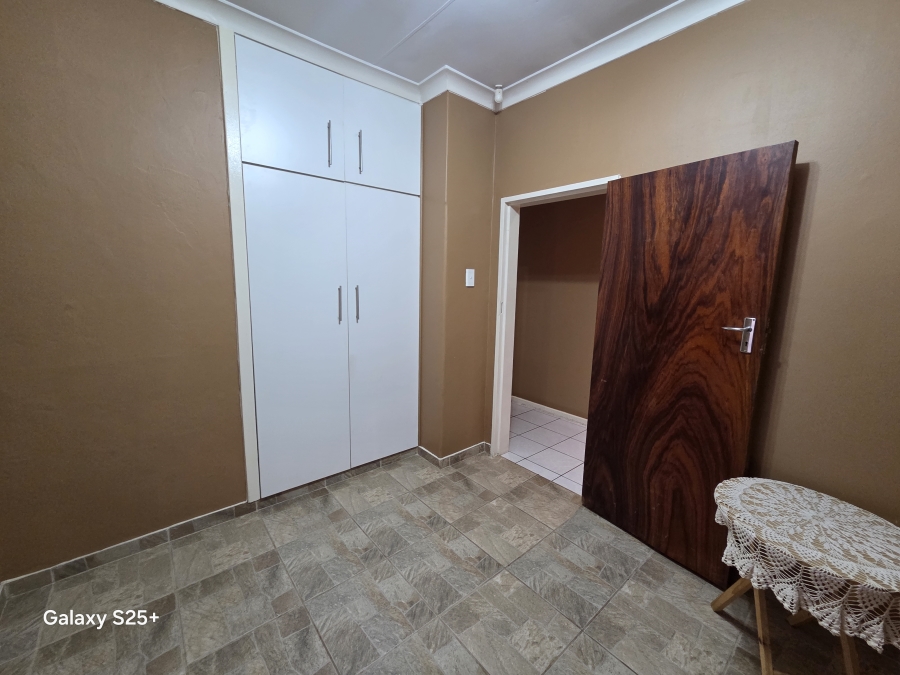 5 Bedroom Property for Sale in Selcourt Gauteng