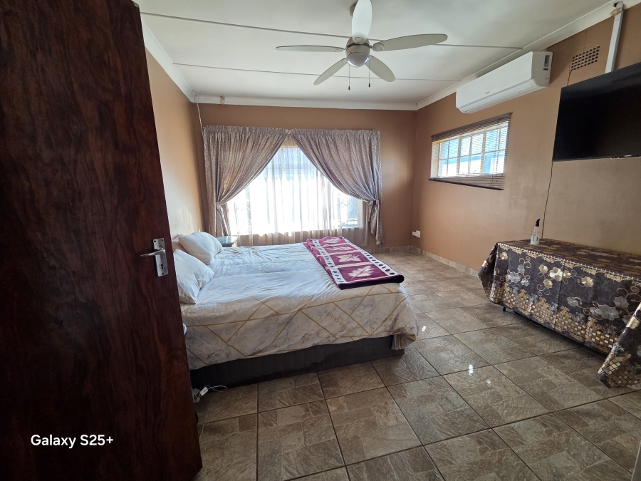 5 Bedroom Property for Sale in Selcourt Gauteng