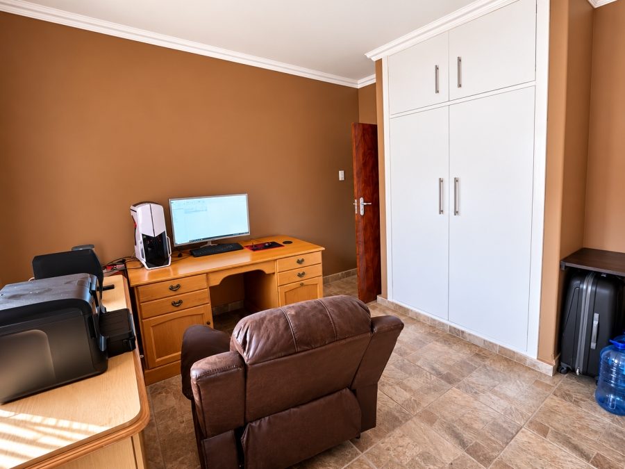 5 Bedroom Property for Sale in Selcourt Gauteng