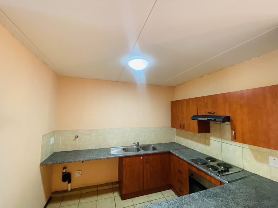 To Let 2 Bedroom Property for Rent in Comet Gauteng