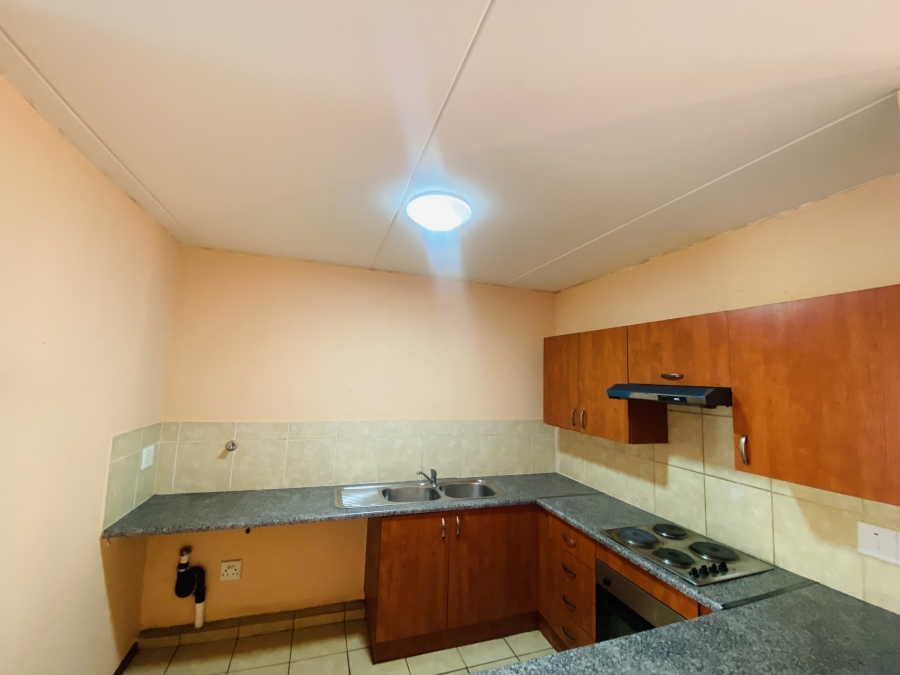 To Let 2 Bedroom Property for Rent in Comet Gauteng