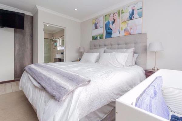 3 Bedroom Property for Sale in Helderwyk Gauteng