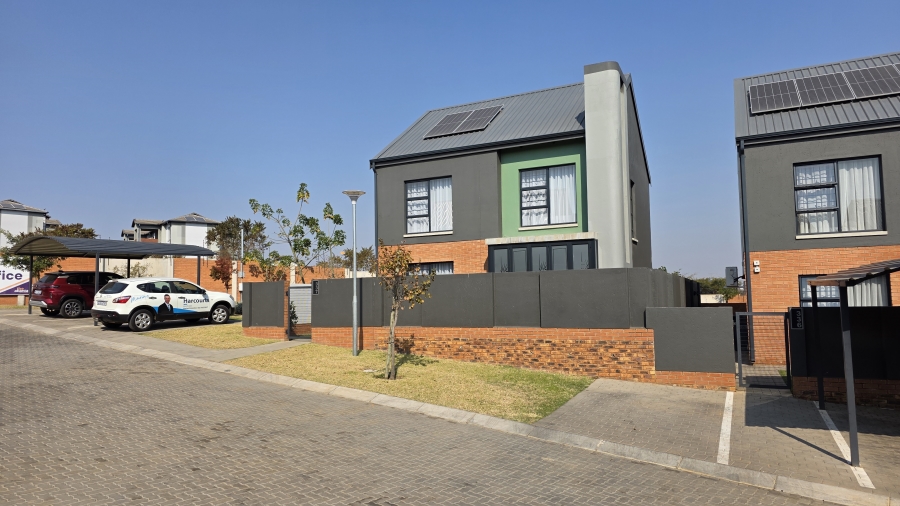 3 Bedroom Property for Sale in Amberfield Gauteng