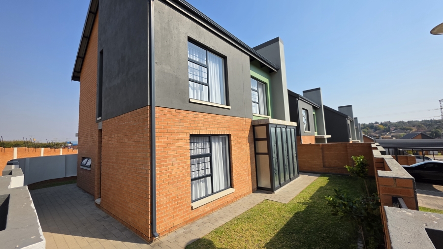 3 Bedroom Property for Sale in Amberfield Gauteng