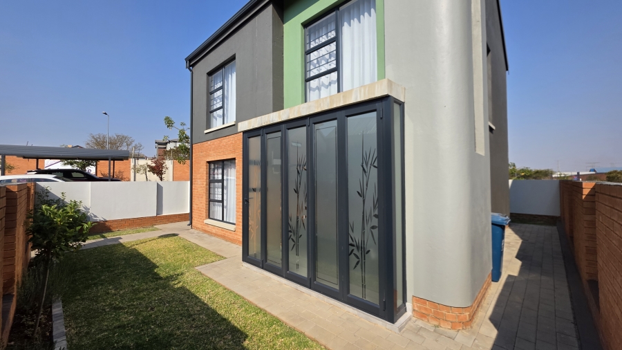3 Bedroom Property for Sale in Amberfield Gauteng