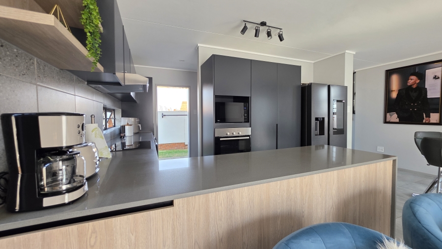 3 Bedroom Property for Sale in Amberfield Gauteng