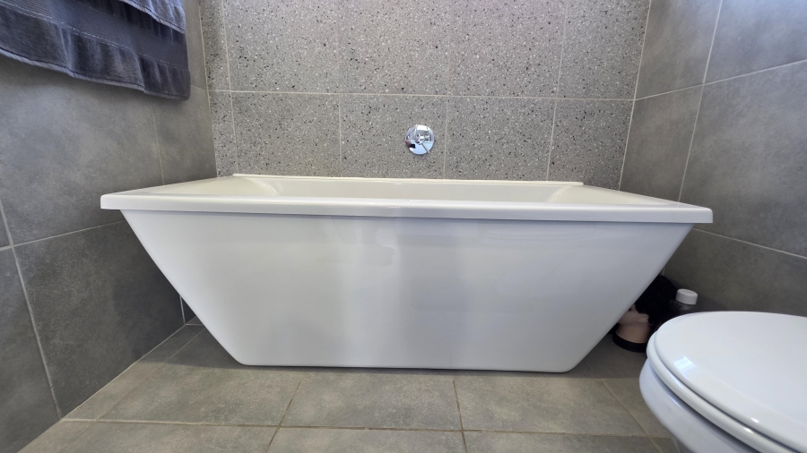 3 Bedroom Property for Sale in Amberfield Gauteng