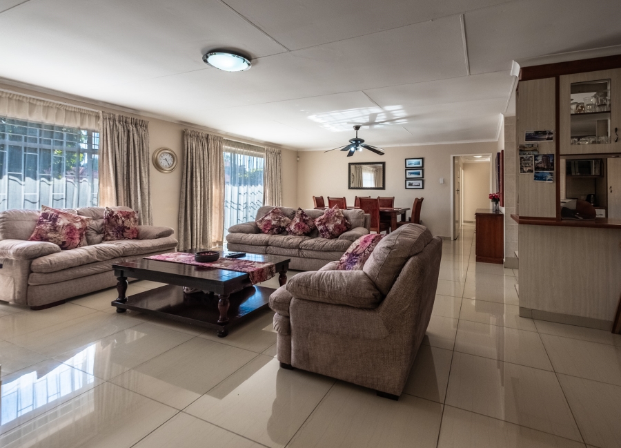 To Let 3 Bedroom Property for Rent in Garsfontein Gauteng