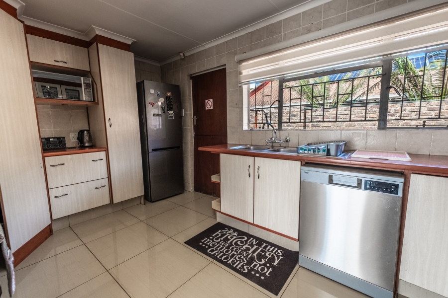 To Let 3 Bedroom Property for Rent in Garsfontein Gauteng