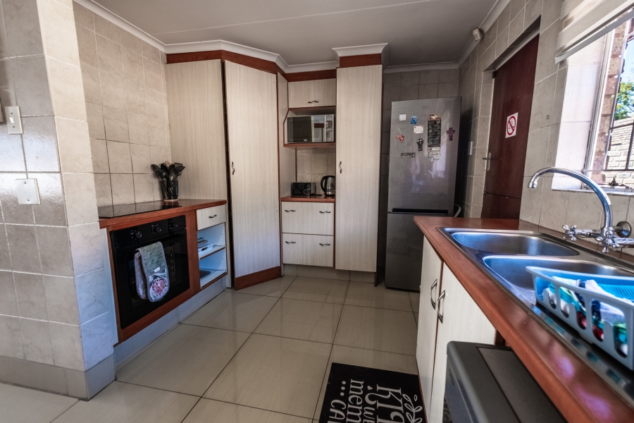 To Let 3 Bedroom Property for Rent in Garsfontein Gauteng