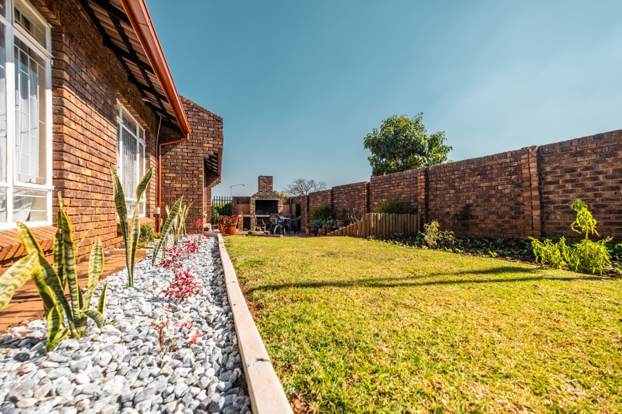 To Let 3 Bedroom Property for Rent in Garsfontein Gauteng