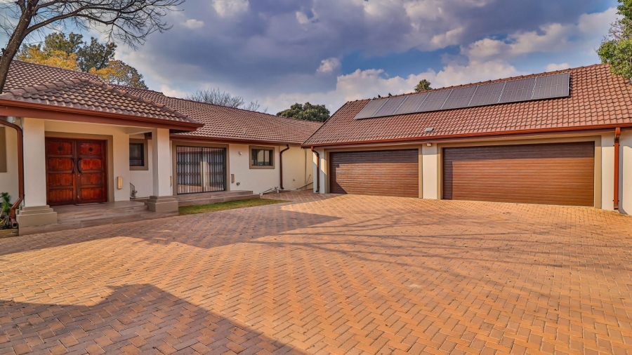 7 Bedroom Property for Sale in Brackenhurst Gauteng