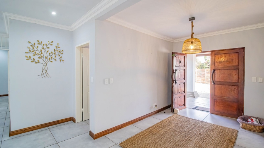 7 Bedroom Property for Sale in Brackenhurst Gauteng