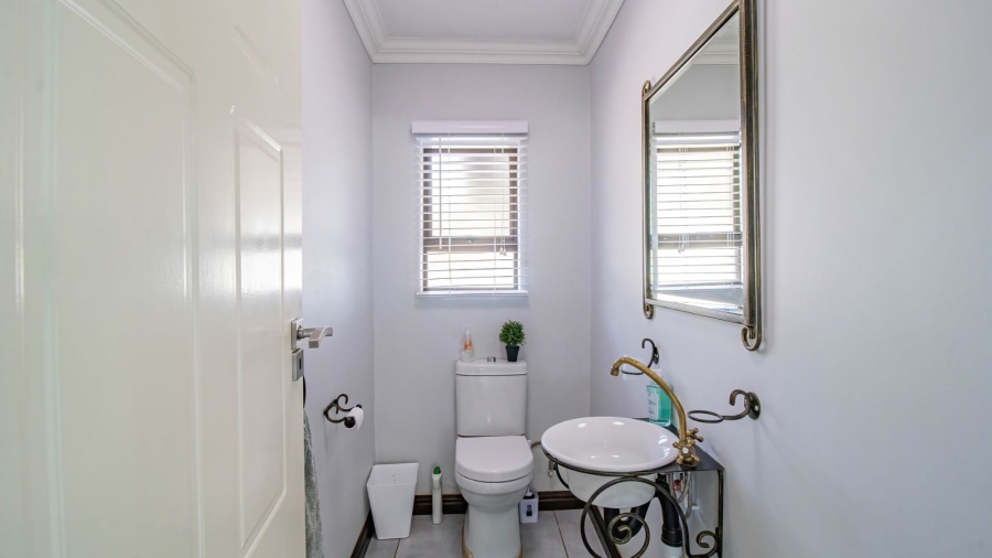 7 Bedroom Property for Sale in Brackenhurst Gauteng