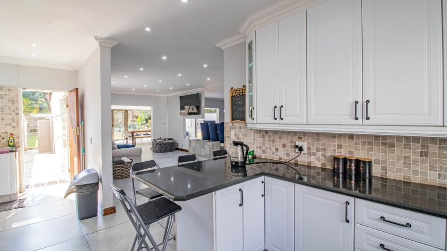 7 Bedroom Property for Sale in Brackenhurst Gauteng