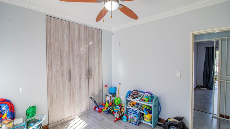 7 Bedroom Property for Sale in Brackenhurst Gauteng