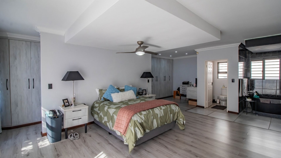 7 Bedroom Property for Sale in Brackenhurst Gauteng