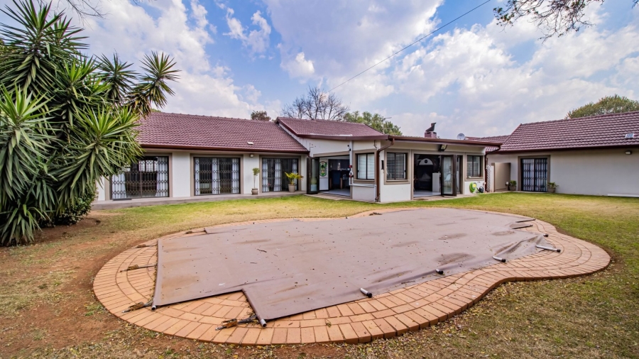 7 Bedroom Property for Sale in Brackenhurst Gauteng