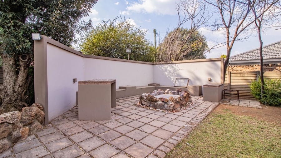 7 Bedroom Property for Sale in Brackenhurst Gauteng